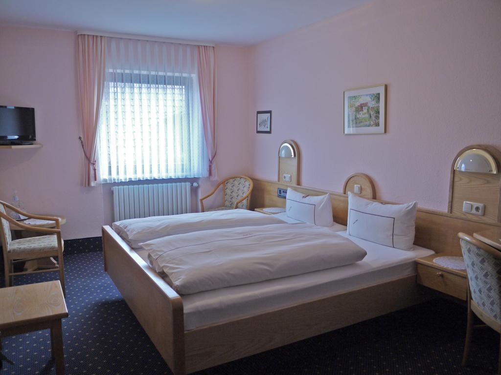Hotel Ebner バート・ケーニッヒスホーフェン・イム・グラープフェルト 部屋 写真