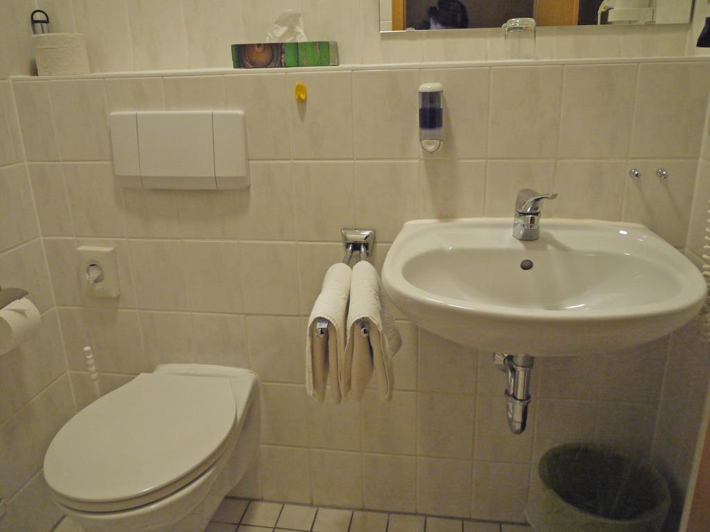 Hotel Ebner バート・ケーニッヒスホーフェン・イム・グラープフェルト 部屋 写真
