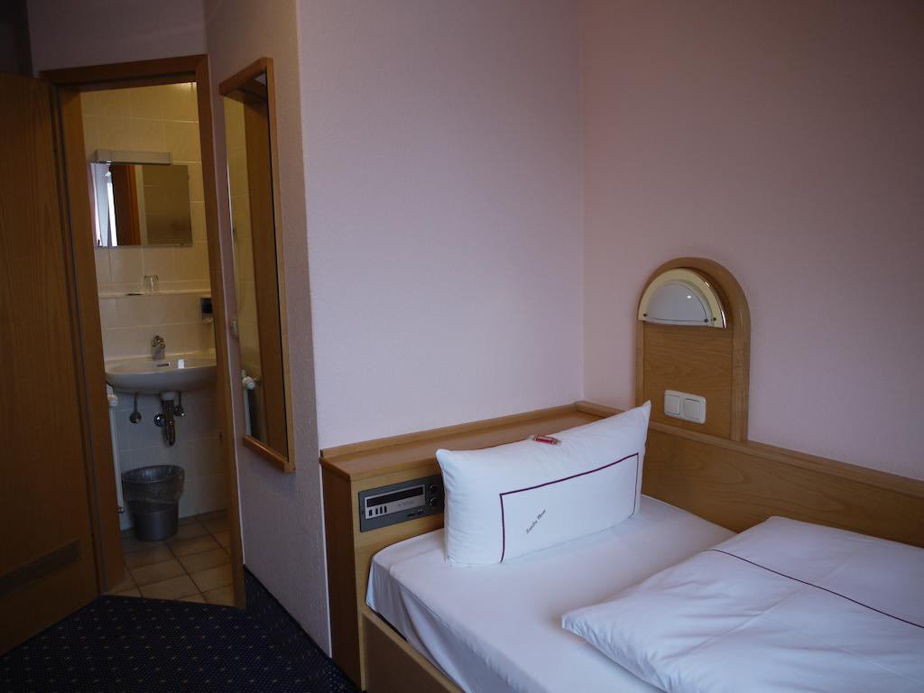 Hotel Ebner バート・ケーニッヒスホーフェン・イム・グラープフェルト 部屋 写真
