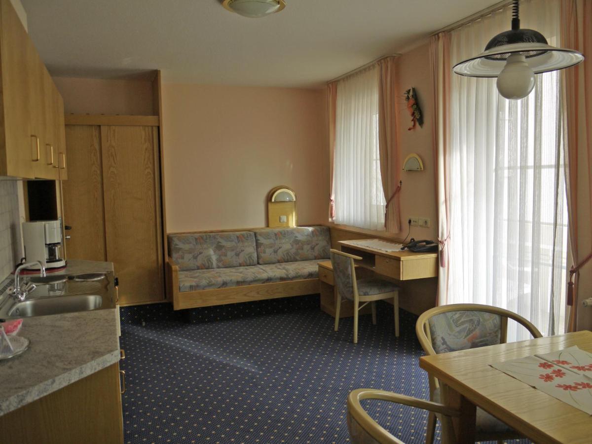 Hotel Ebner バート・ケーニッヒスホーフェン・イム・グラープフェルト エクステリア 写真